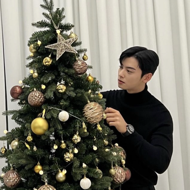 Latest photo of Eunwoo (ASTRO)