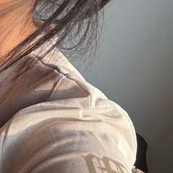 A moment captured by Yves's fan