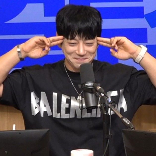 Recent activity shot of Hwang Chiyeol