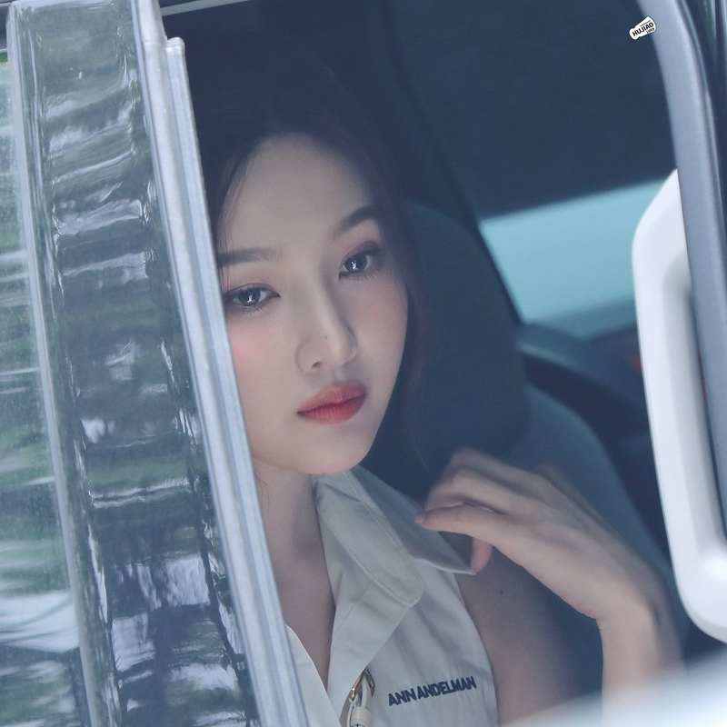 A moment captured by Joy (Red Velvet)'s fan