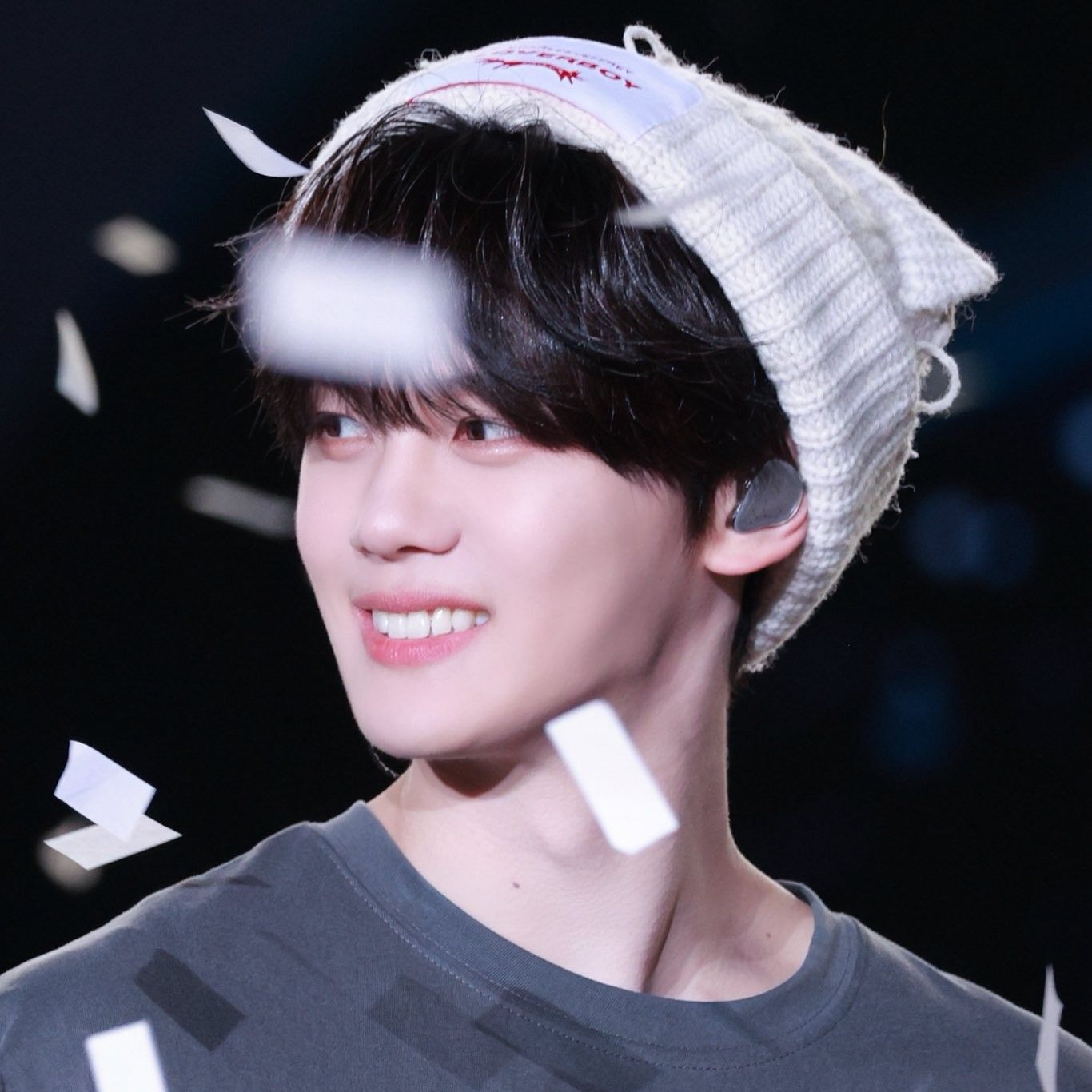 Latest photo of Kim Gyuvin (ZEROBASEONE)