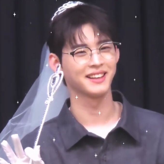 Momen yang diabadikan oleh penggemar Hyojin (ONF)