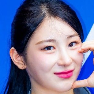 Recent activity shot of Lee Chaeyeon