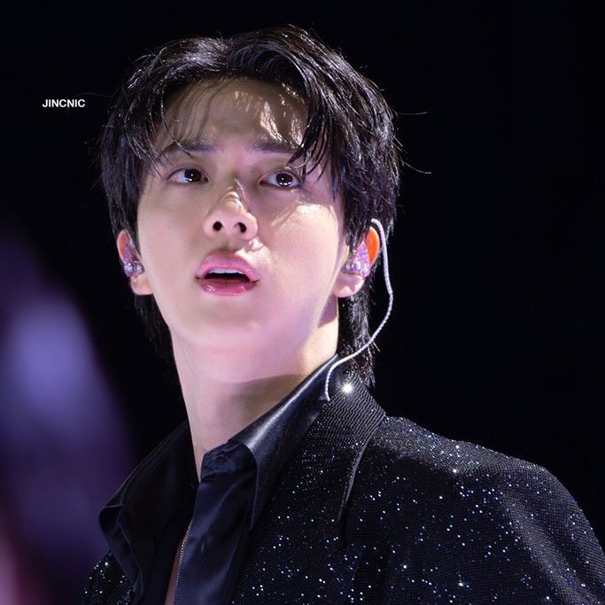 Potret di balik layar Jin (BTS)