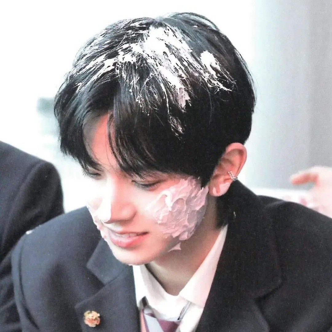 Foto terbaru Heeseung (ENHYPEN)