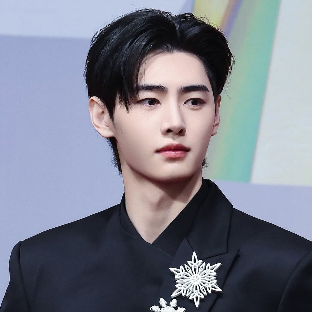 성훈 (ENHYPEN)의 비하인드 컷