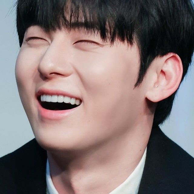 황민현의 최신 사진