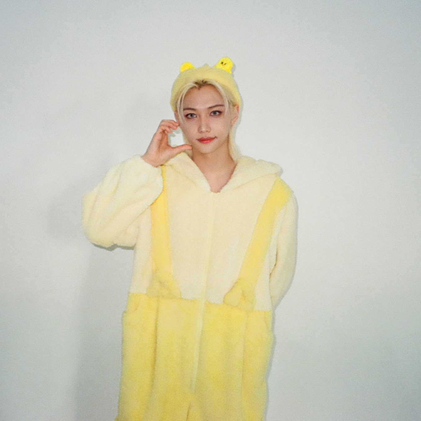 Behind-the-scenes cut of Felix (Stray Kids)