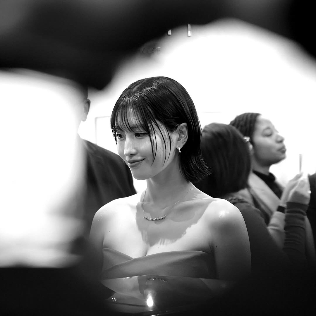 Behind-the-scenes cut of Momo (TWICE)
