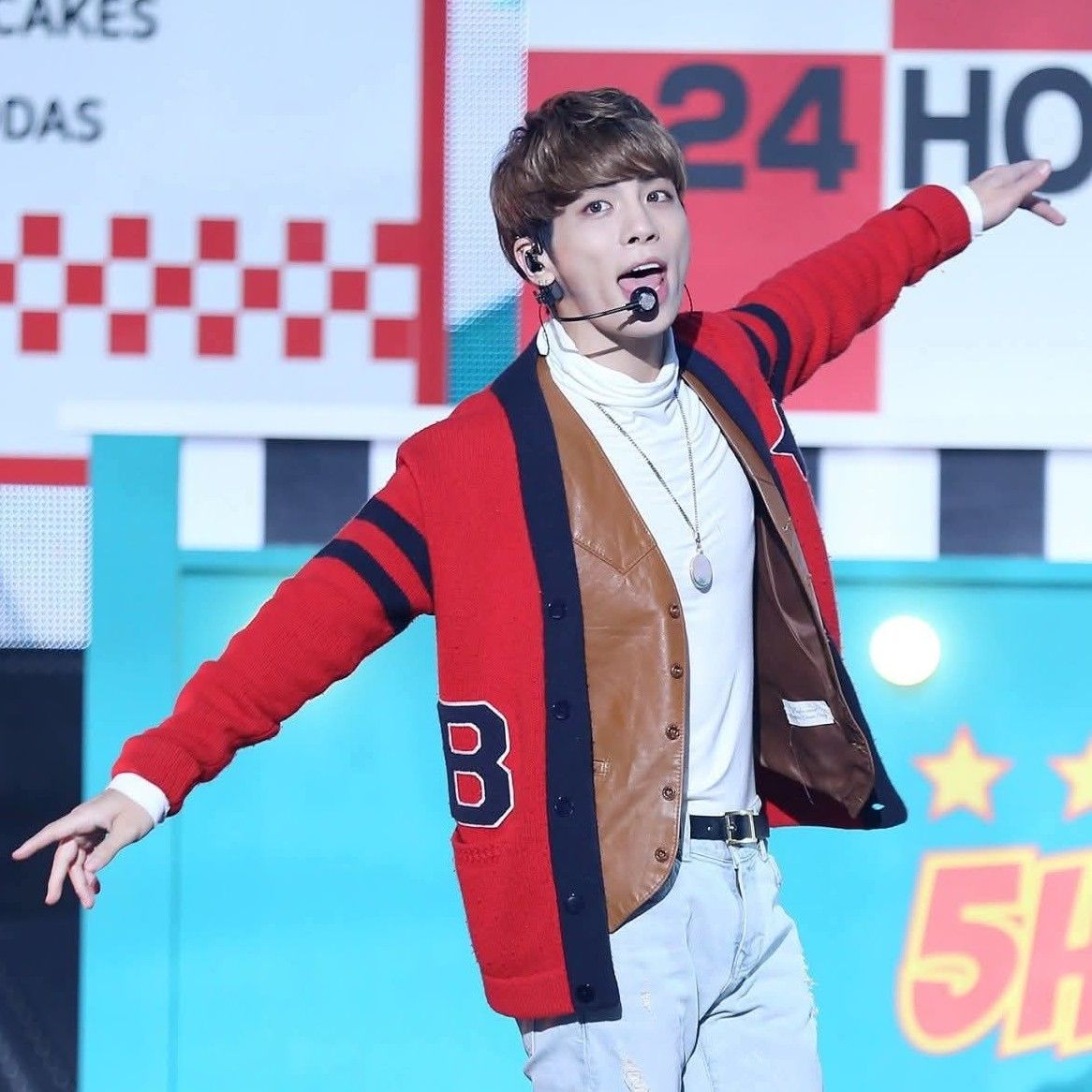 A moment captured by Jonghyun (SHINee)'s fan