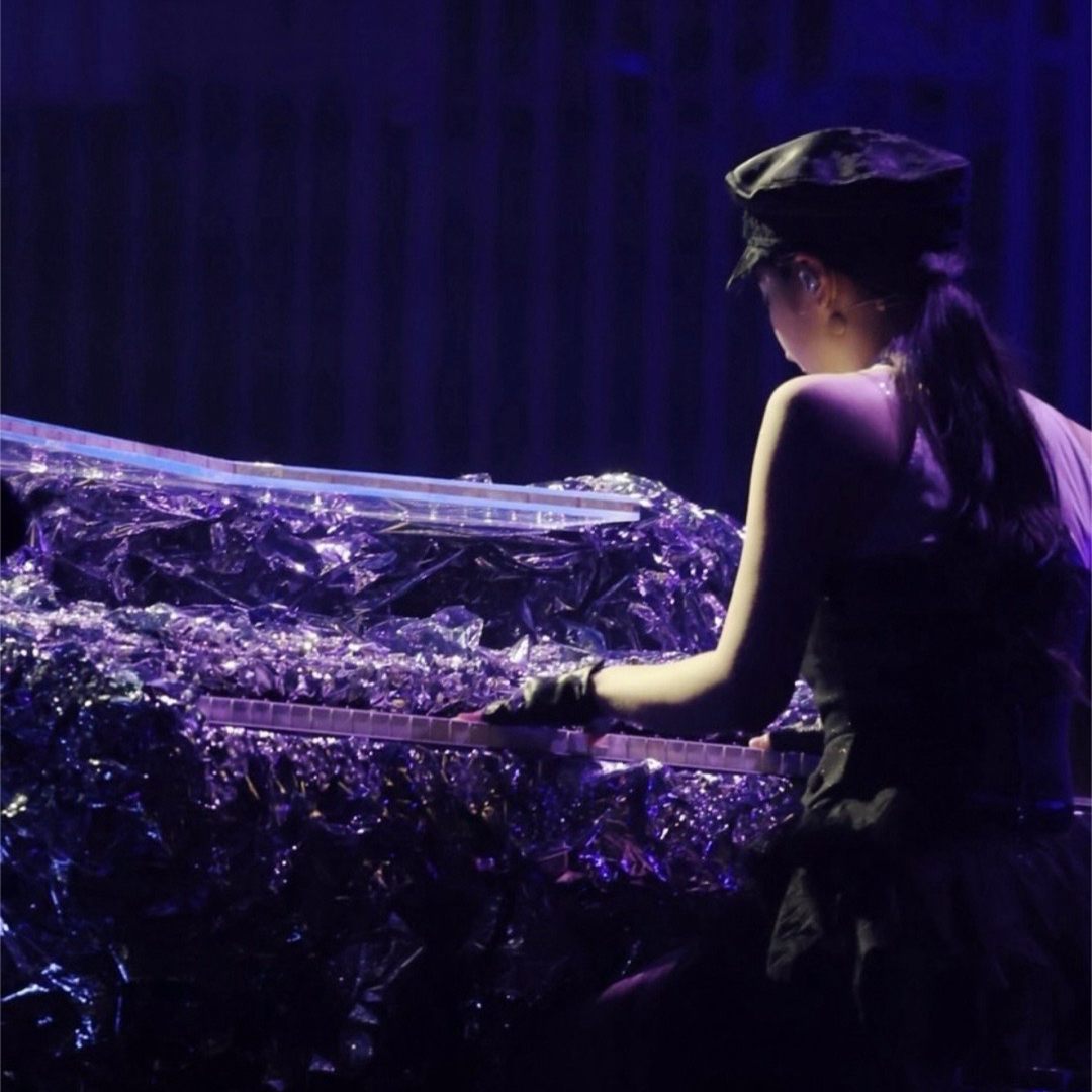 Behind-the-scenes cut of Dahyun (TWICE)