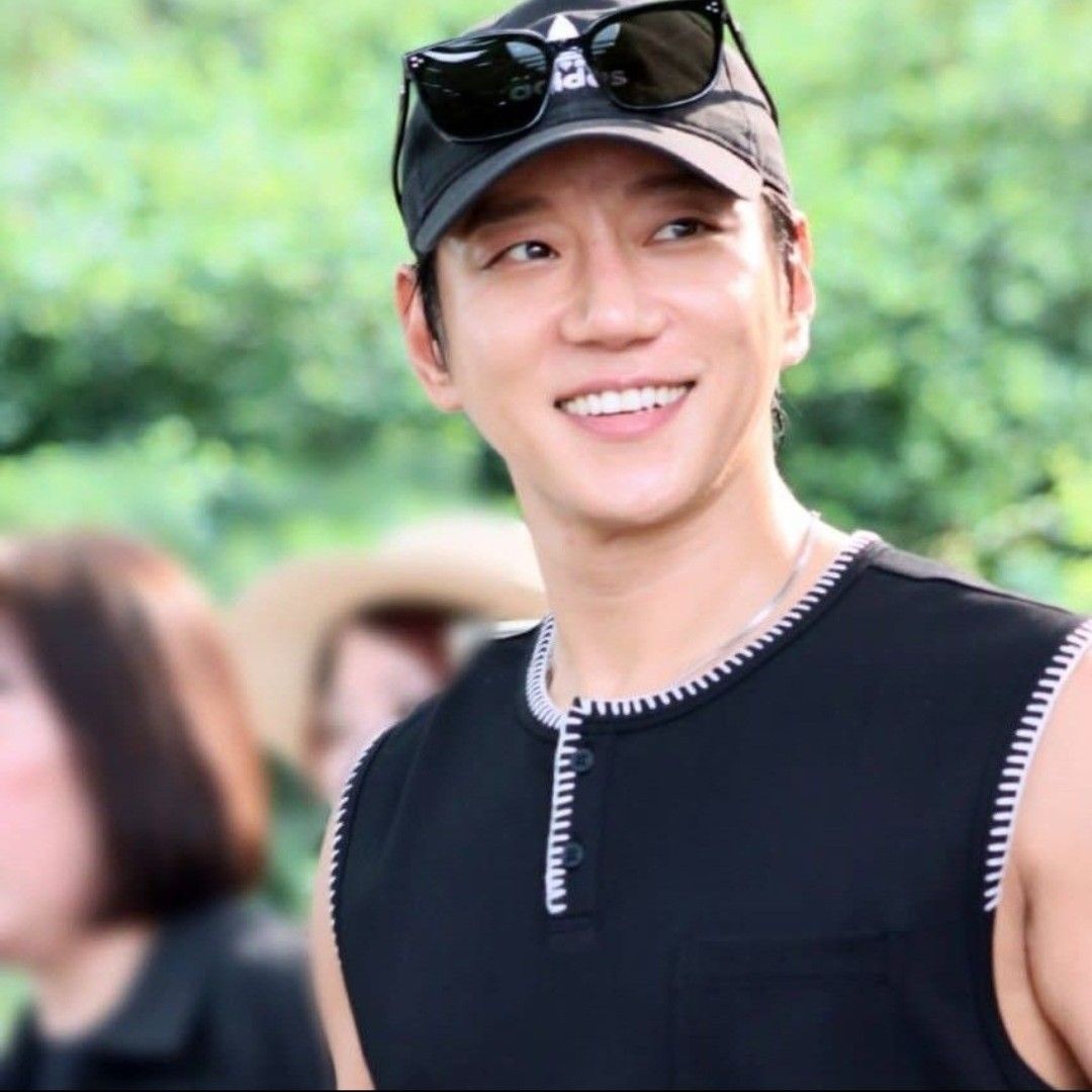 Latest photo of Hwang Chiyeol