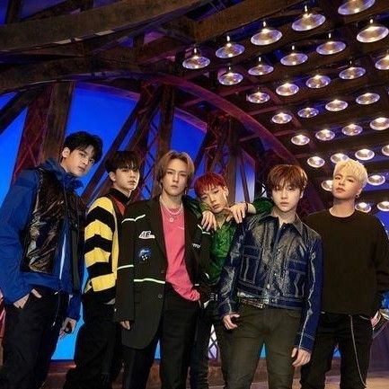 Behind-the-scenes cut of iKON