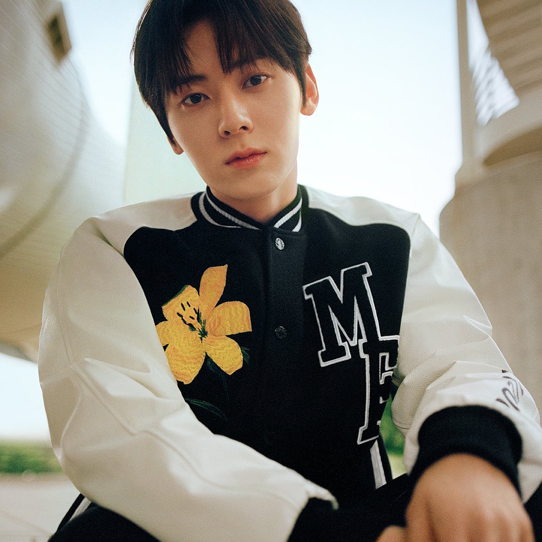 황민현 최근 활동샷