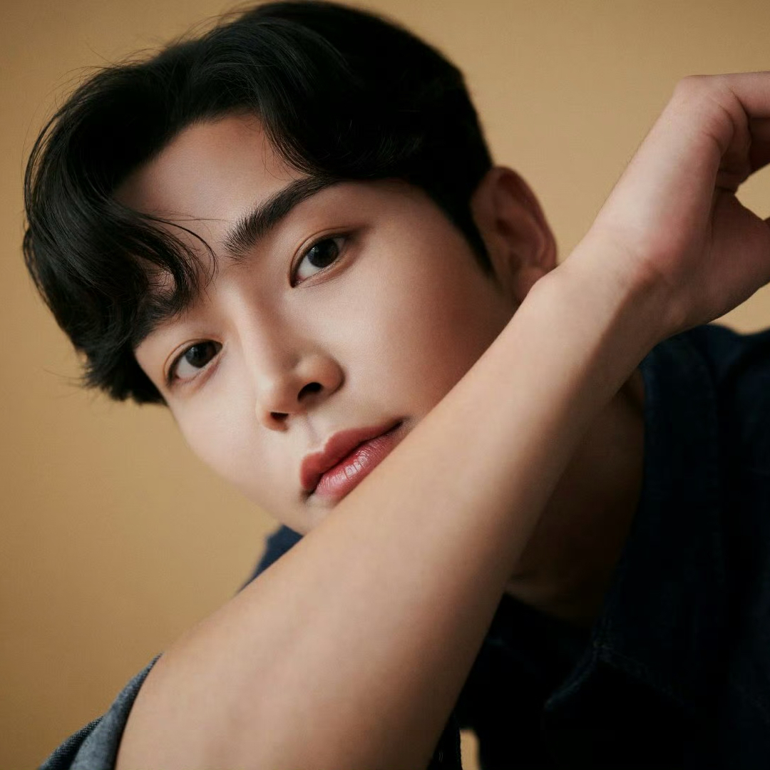 Latest photo of Rowoon