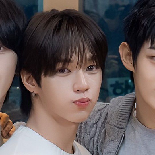 Behind-the-scenes cut of JL (AHOF)