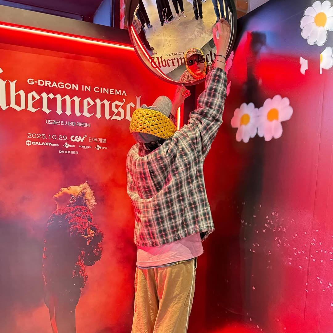 Momen yang diabadikan oleh penggemar G-DRAGON (BIGBANG)