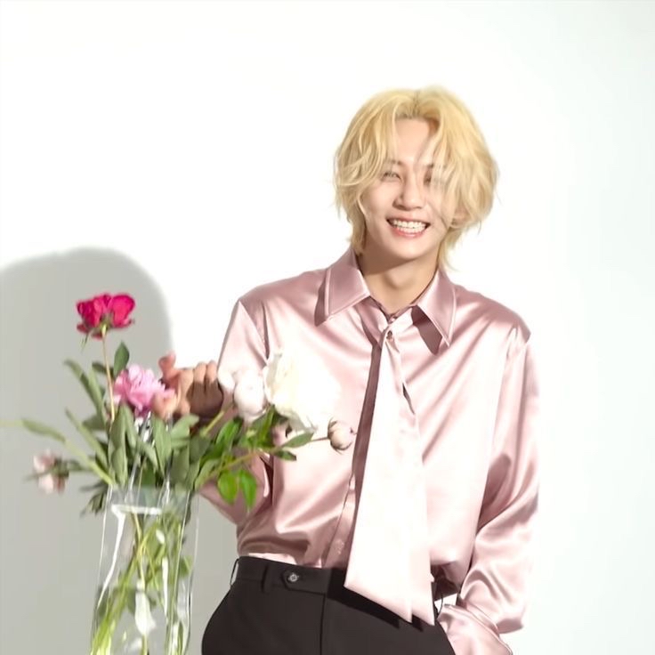 Latest photo of Jeonghan (SEVENTEEN)
