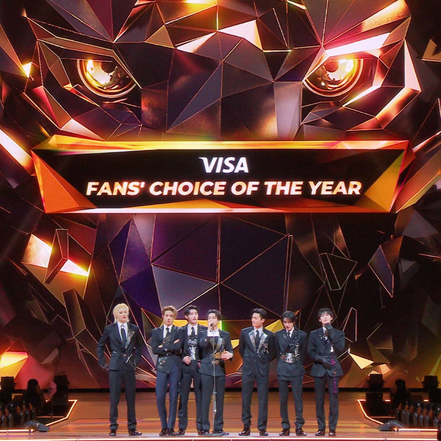 ENHYPEN의 최신 사진