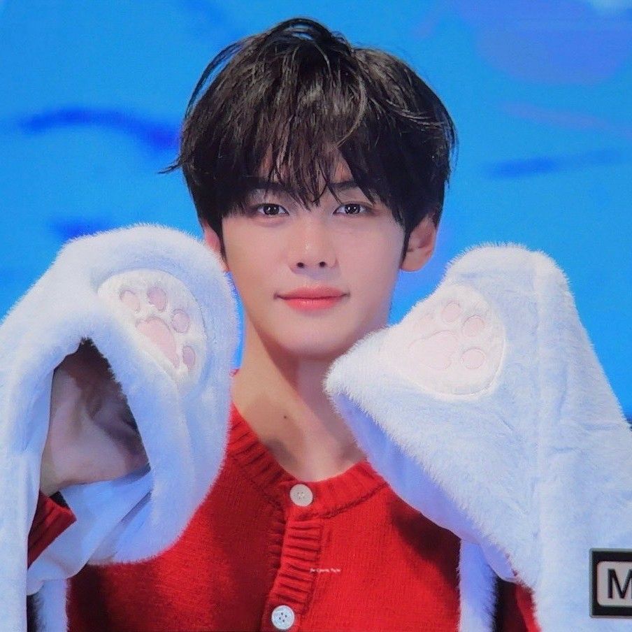 Behind-the-scenes cut of Kim Gyuvin (ZEROBASEONE)