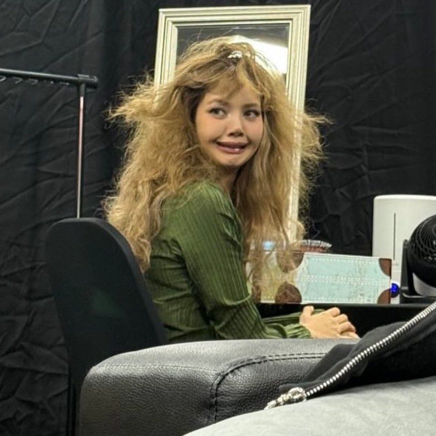 Behind-the-scenes cut of BLACKPINK