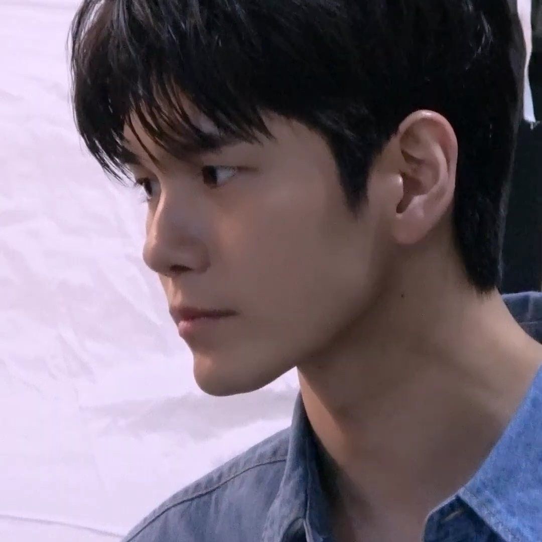 Recent activity shot of Ong Seongwu