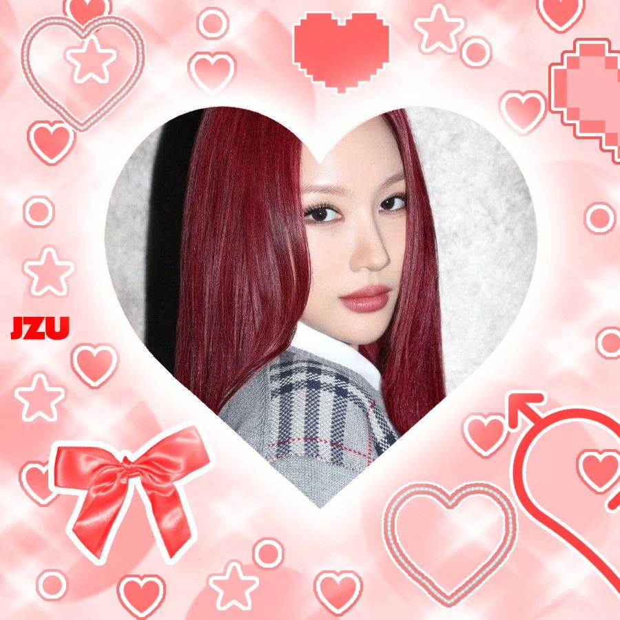 A moment captured by Siyeon (DREAMCATCHER)'s fan