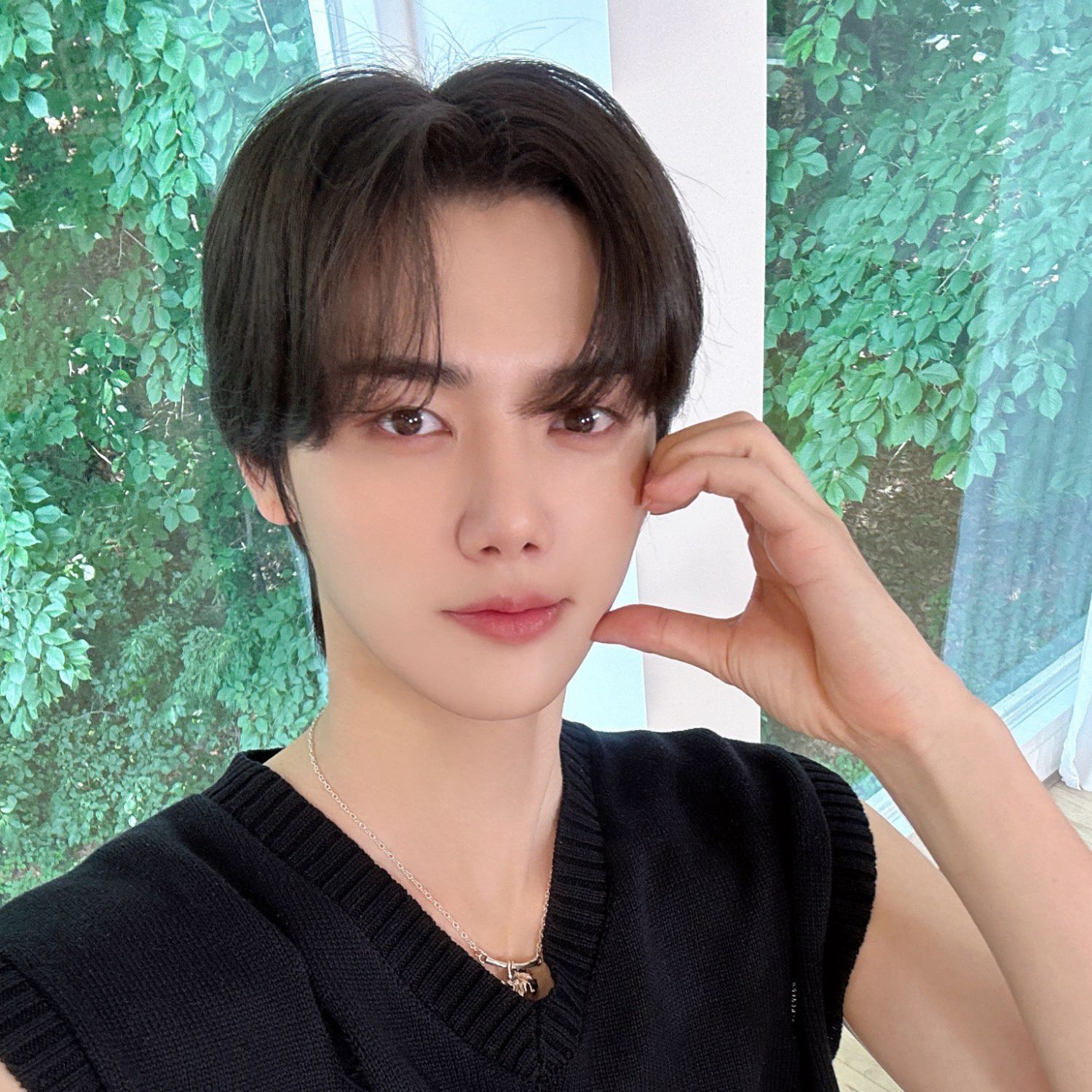 Latest photo of Minhee (CRAVITY)