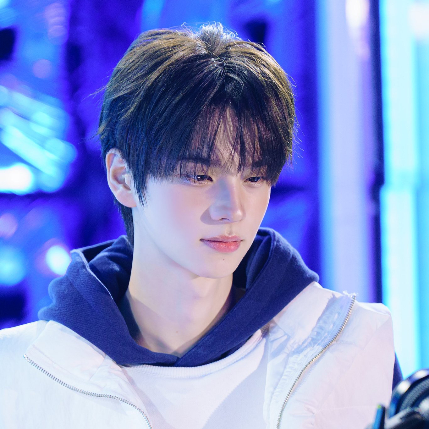 Behind-the-scenes cut of Shinyu (TWS)