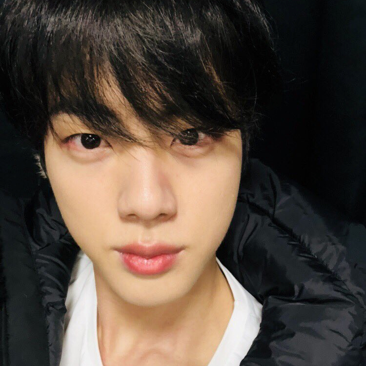 진 (방탄소년단)의 최신 사진