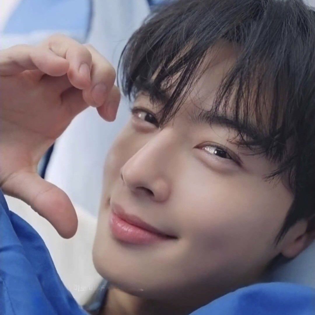A moment captured by Eunwoo (ASTRO)'s fan