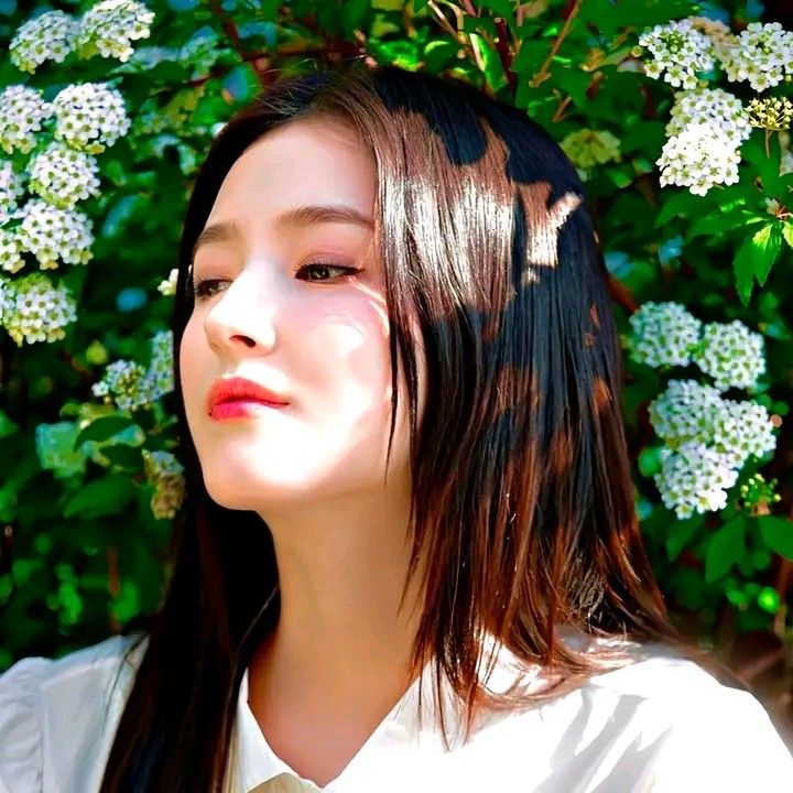 Behind-the-scenes cut of Nancy