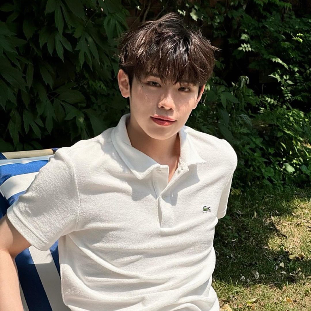 Recent activity shot of Kim Taerae (ZEROBASEONE)