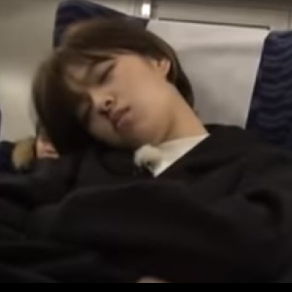 Behind-the-scenes cut of Jeongyeon (TWICE)