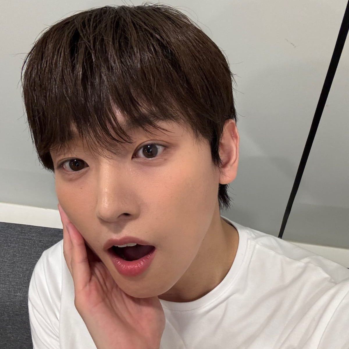 Latest photo of Inseong (SF9)