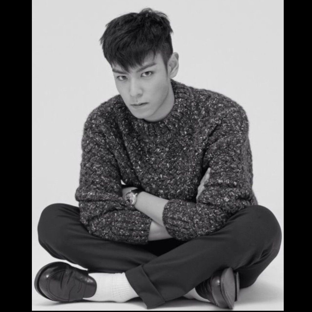 A moment captured by T.O.P's fan