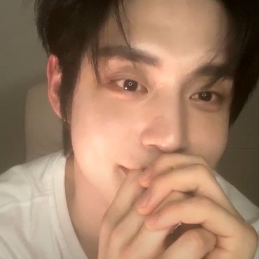 Latest photo of Kim Jiwoong (ZEROBASEONE)