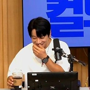 A moment captured by Hwang Chiyeol's fan