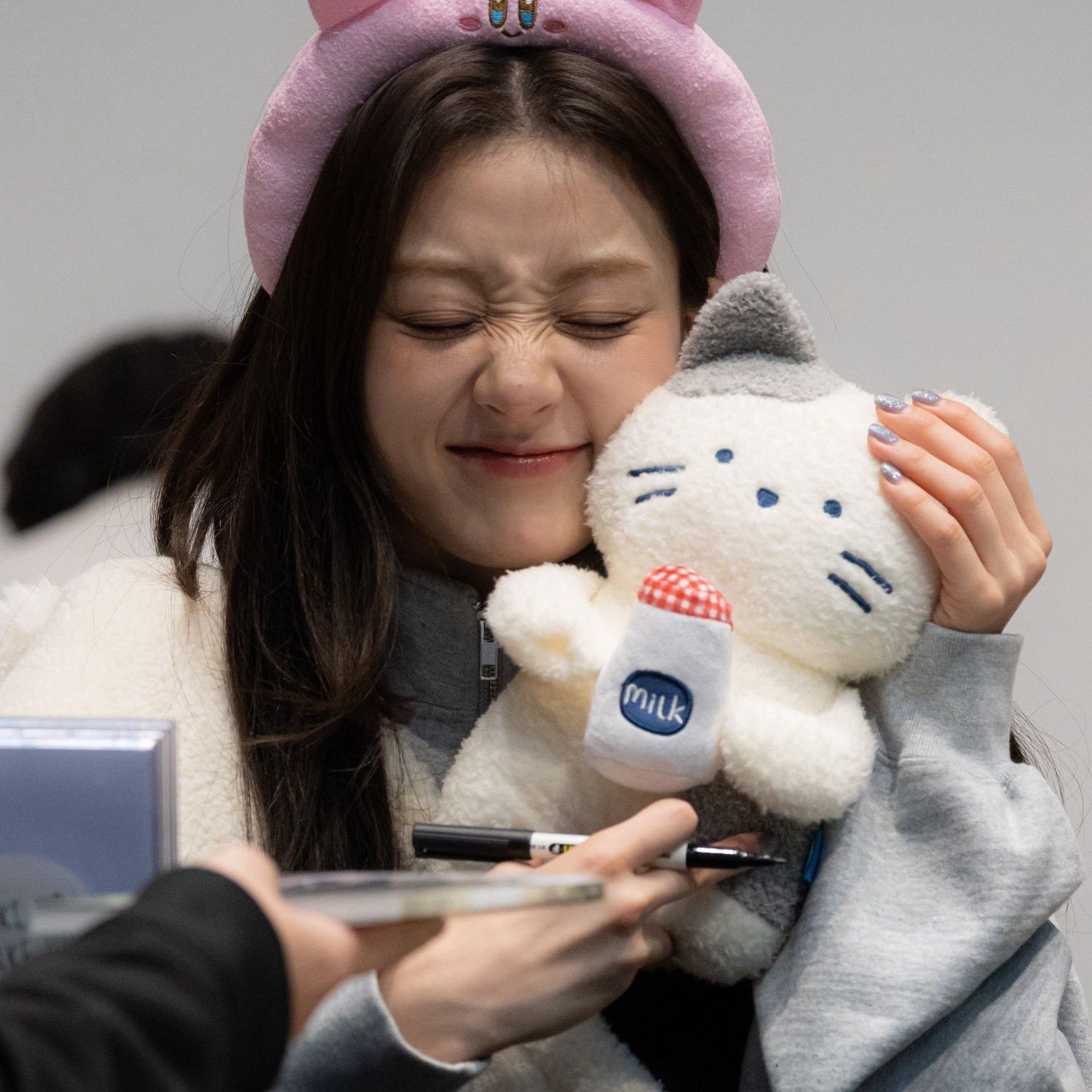 A moment captured by Jihyo (TWICE)'s fan