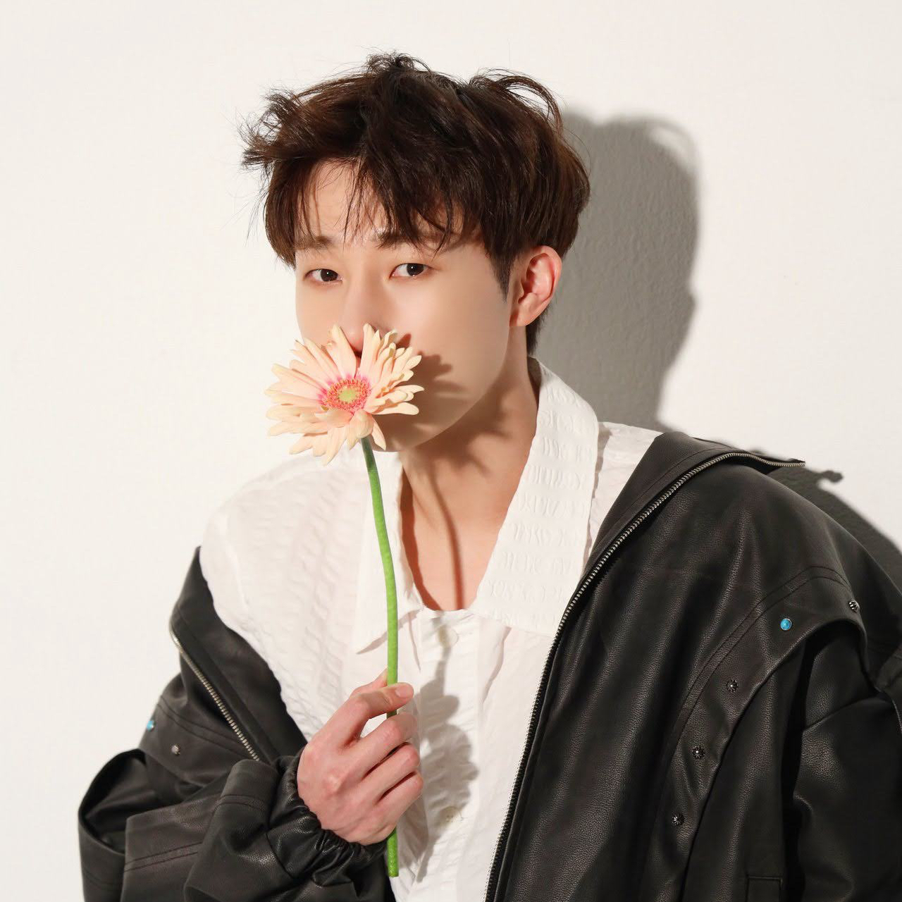 A moment captured by Sungkyu (INFINITE)'s fan