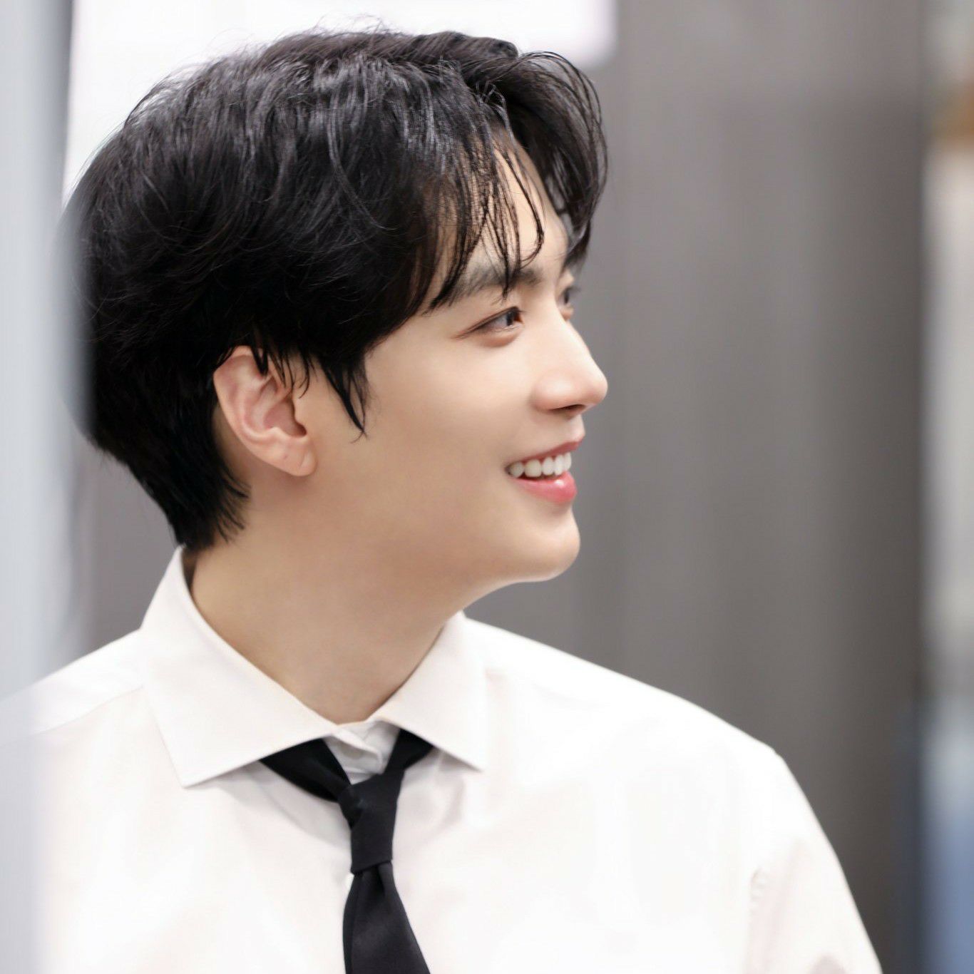 A moment captured by Kim Jonghyeon's fan