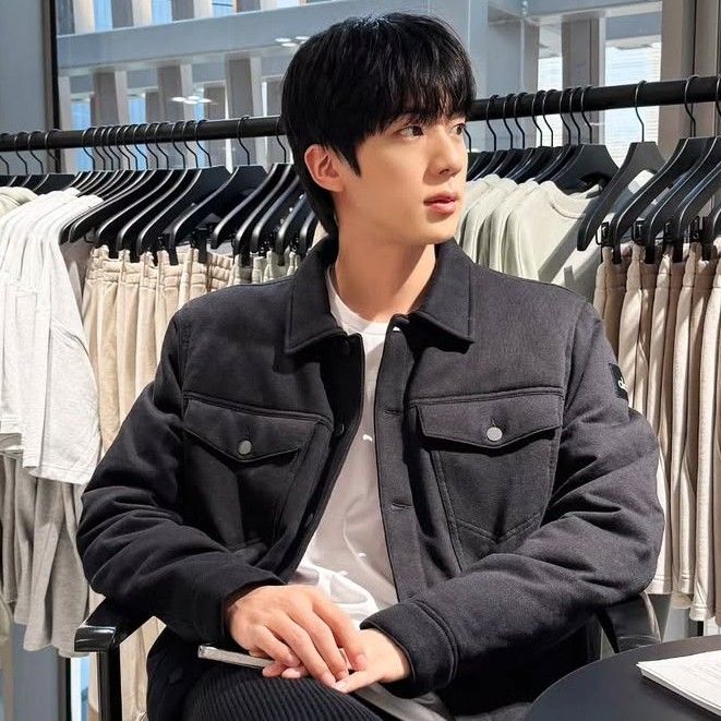 진 (방탄소년단) 최근 활동샷