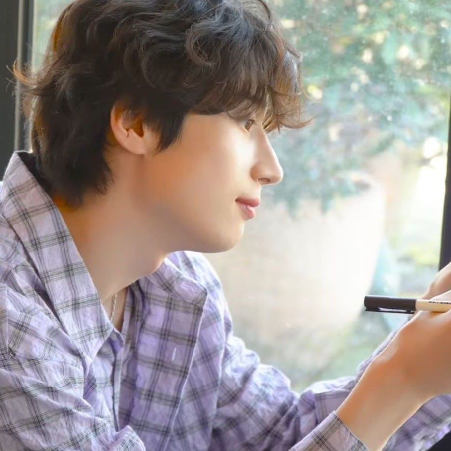 Latest photo of Han Seungwoo