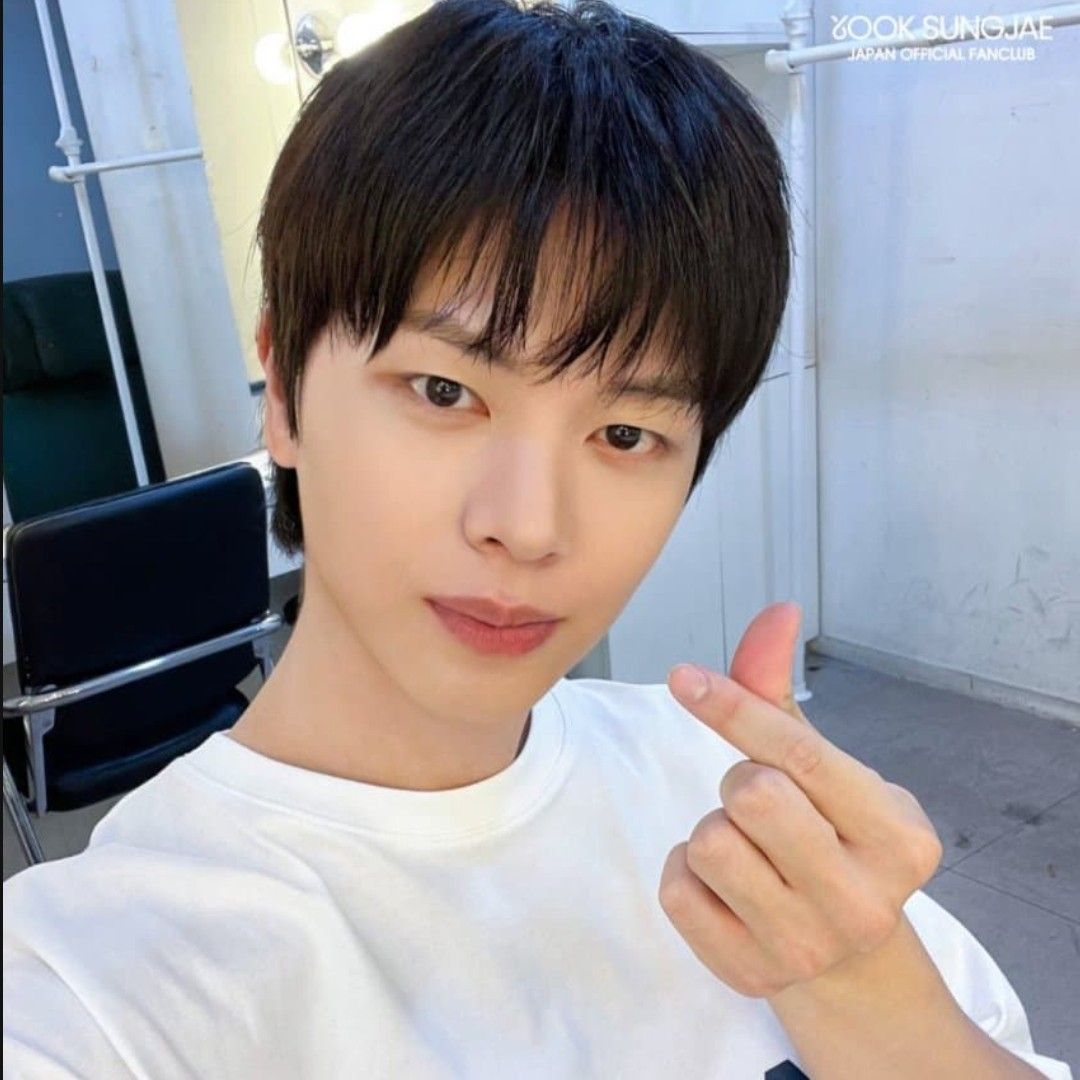Latest photo of Yook Sungjae (BTOB)
