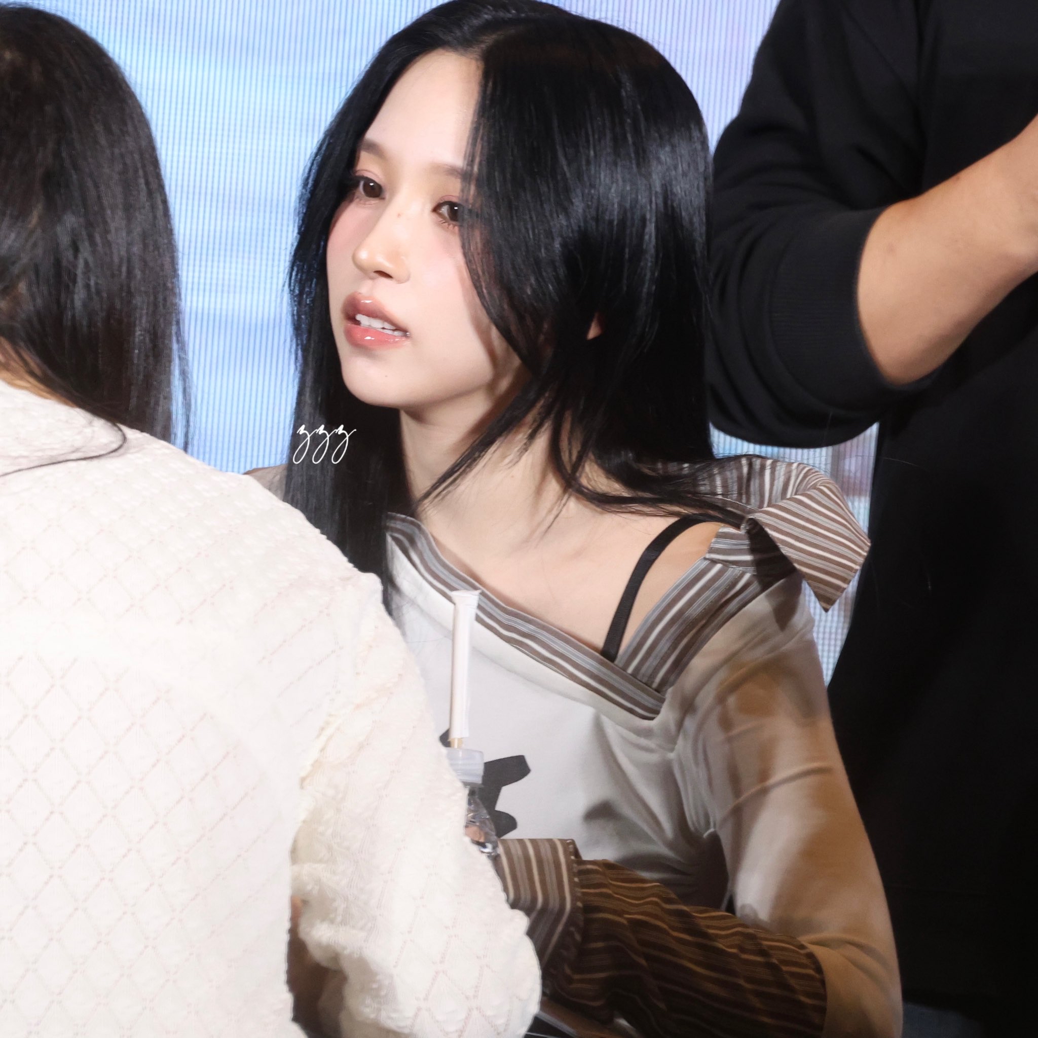 Foto aktivitas terbaru Mina (TWICE)