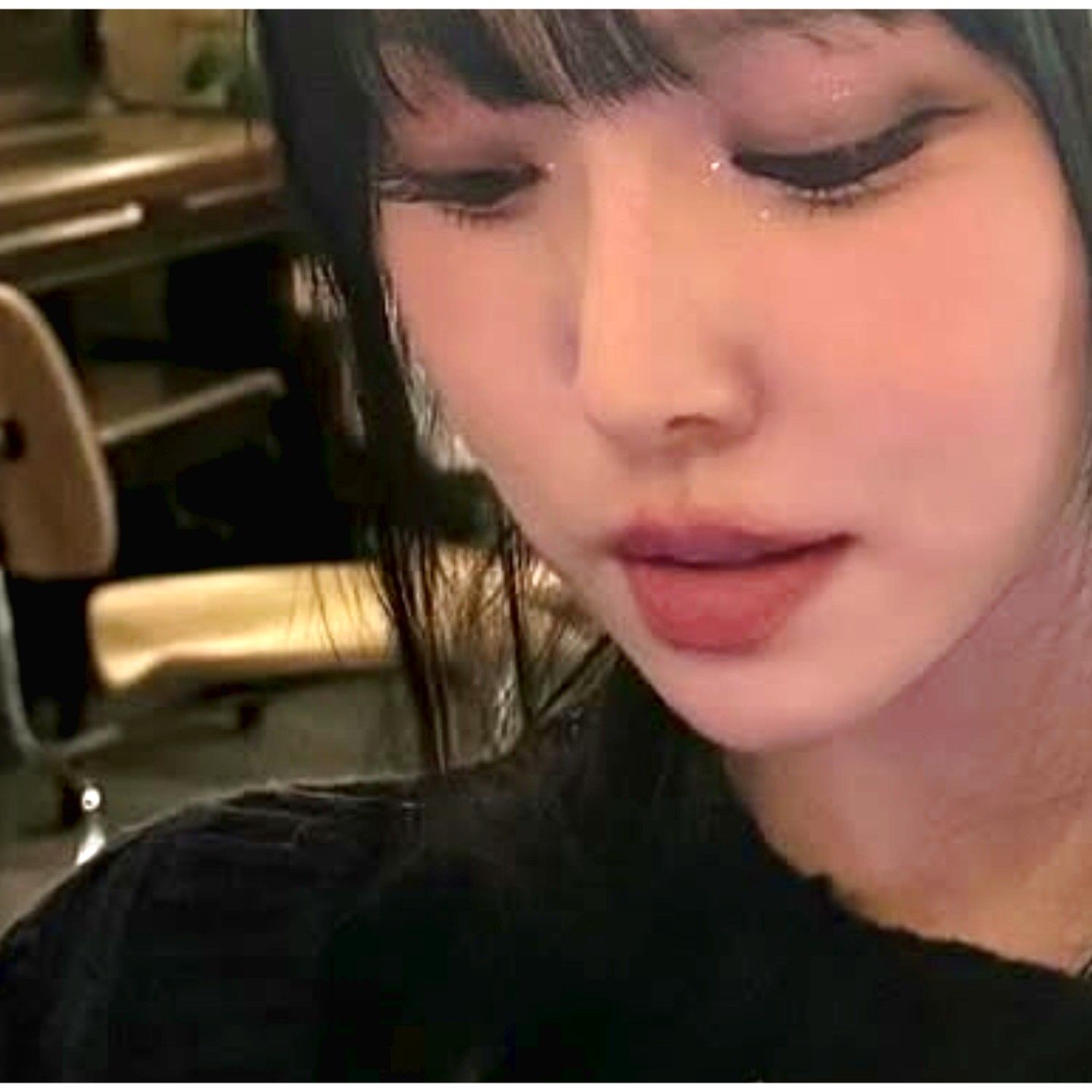 A moment captured by Yuju (GFRIEND)'s fan