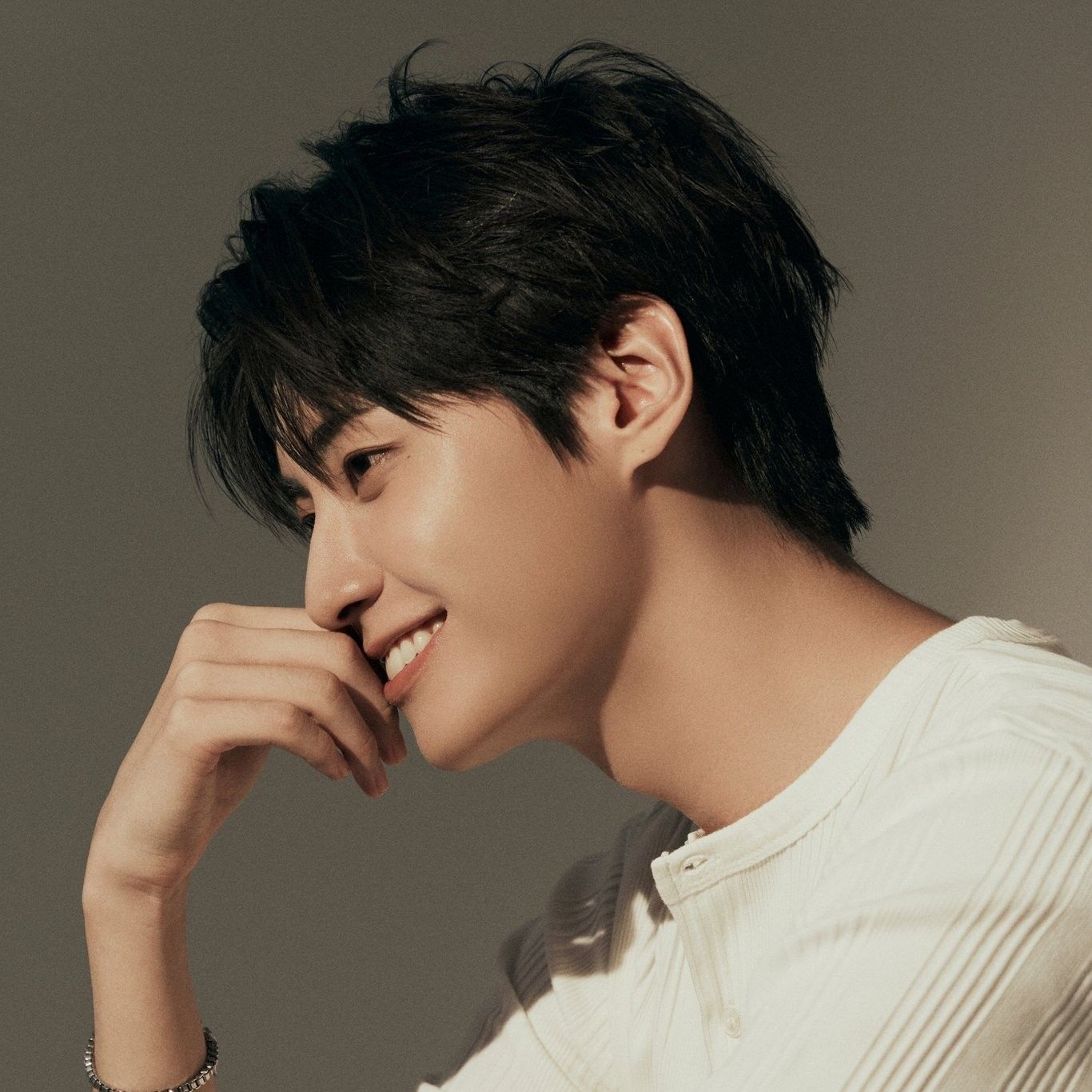 Behind-the-scenes cut of Lee Jinhyuk