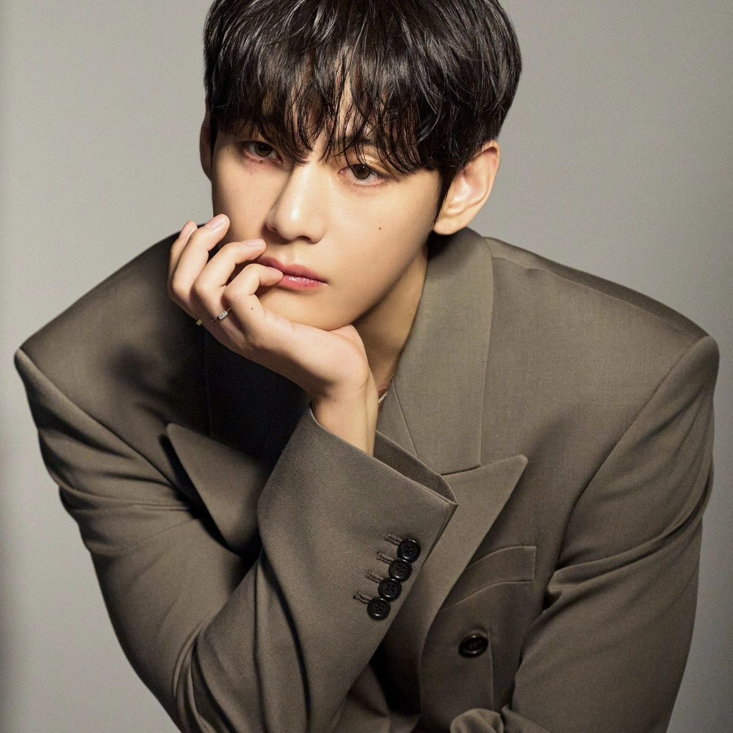 뷔 (방탄소년단) 최근 활동샷