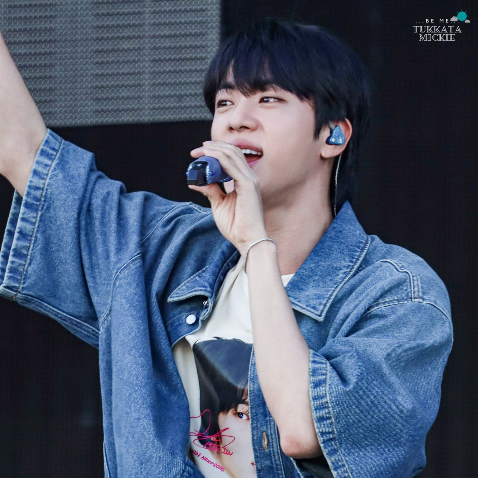 진 (방탄소년단)의 최신 사진