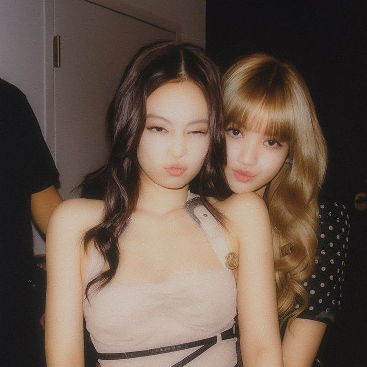 Jennie (BLACKPINK)的幕后花絮